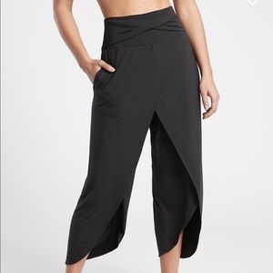 Athleta release pant, black, size M, NWT